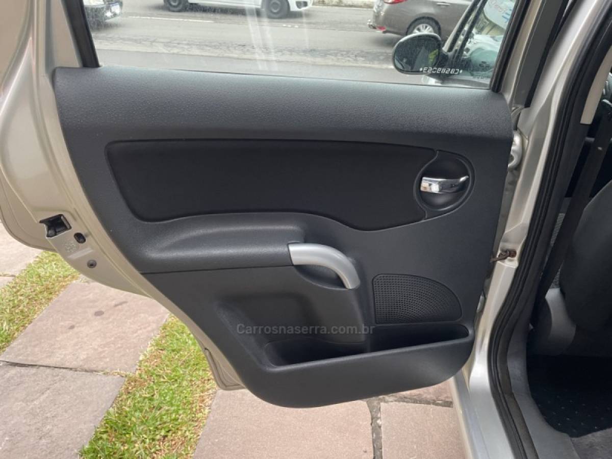 CITROËN - C3 - 2012/2012 - Prata - R$ 29.800,00