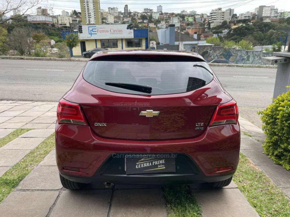 CHEVROLET - ONIX - 2019/2019 - Vermelha - R$ 69.900,00