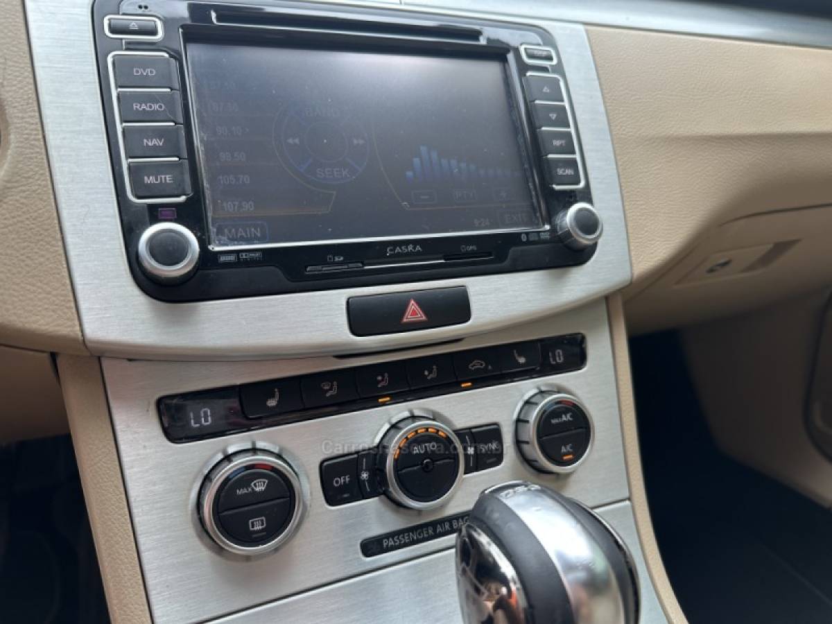 VOLKSWAGEN - PASSAT VARIANT - 2014/2014 - Branca - R$ 84.900,00