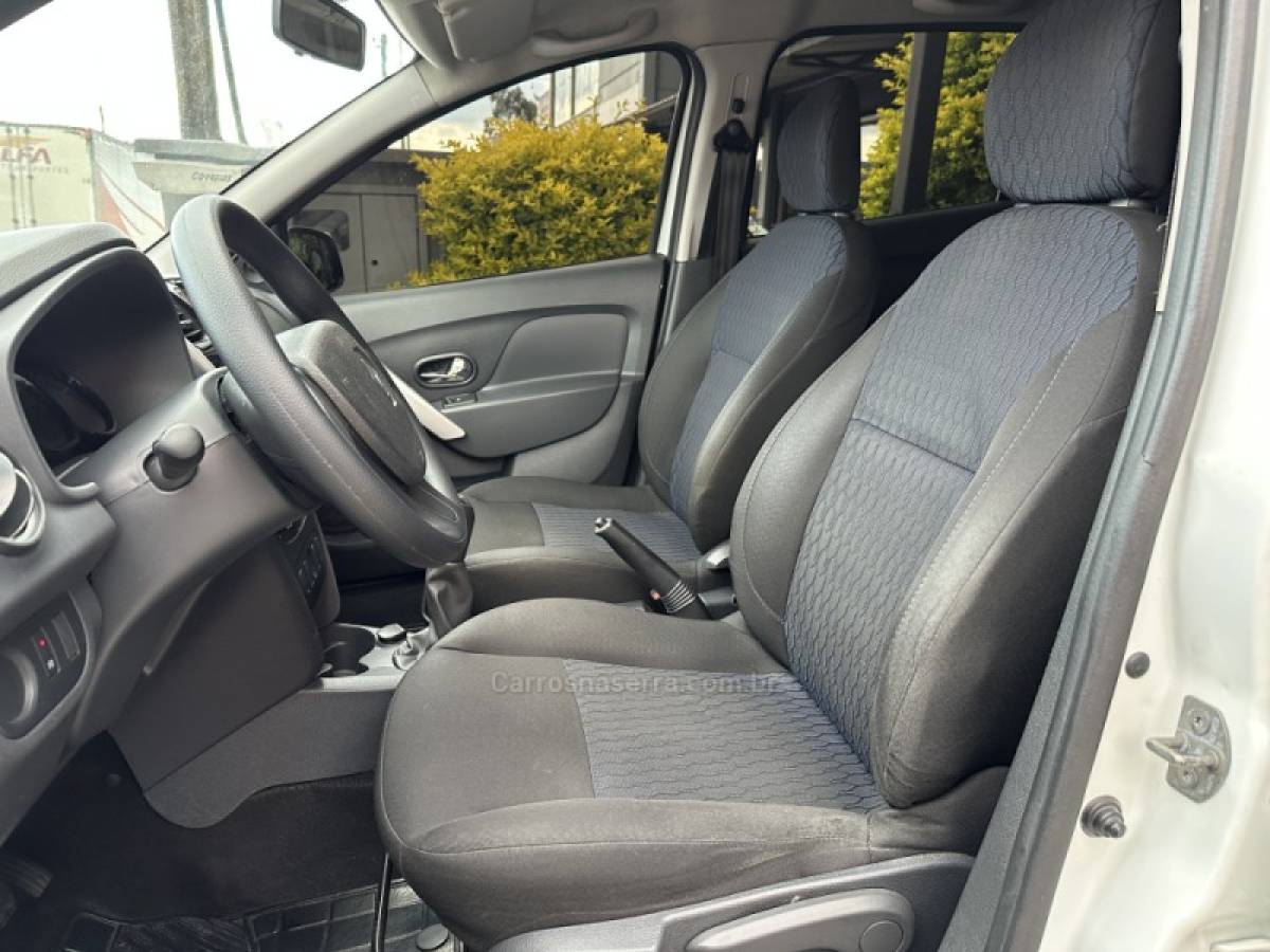 RENAULT - SANDERO - 2017/2017 - Branca - R$ 45.800,00