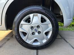 FORD - FIESTA - 2014/2014 - Prata - R$ 36.900,00