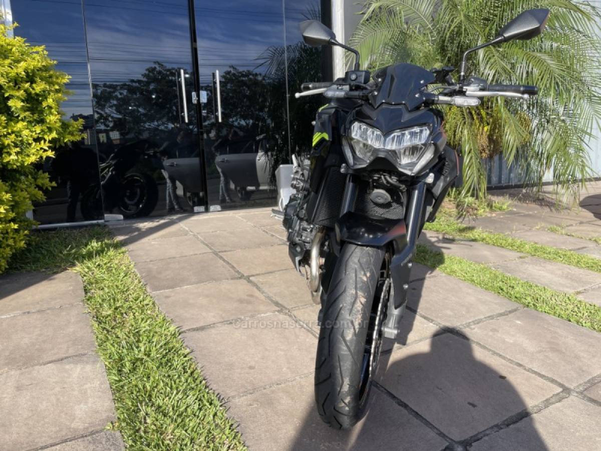 KAWASAKI - Z900 - 2021/2021 - Preta - R$ 51.900,00