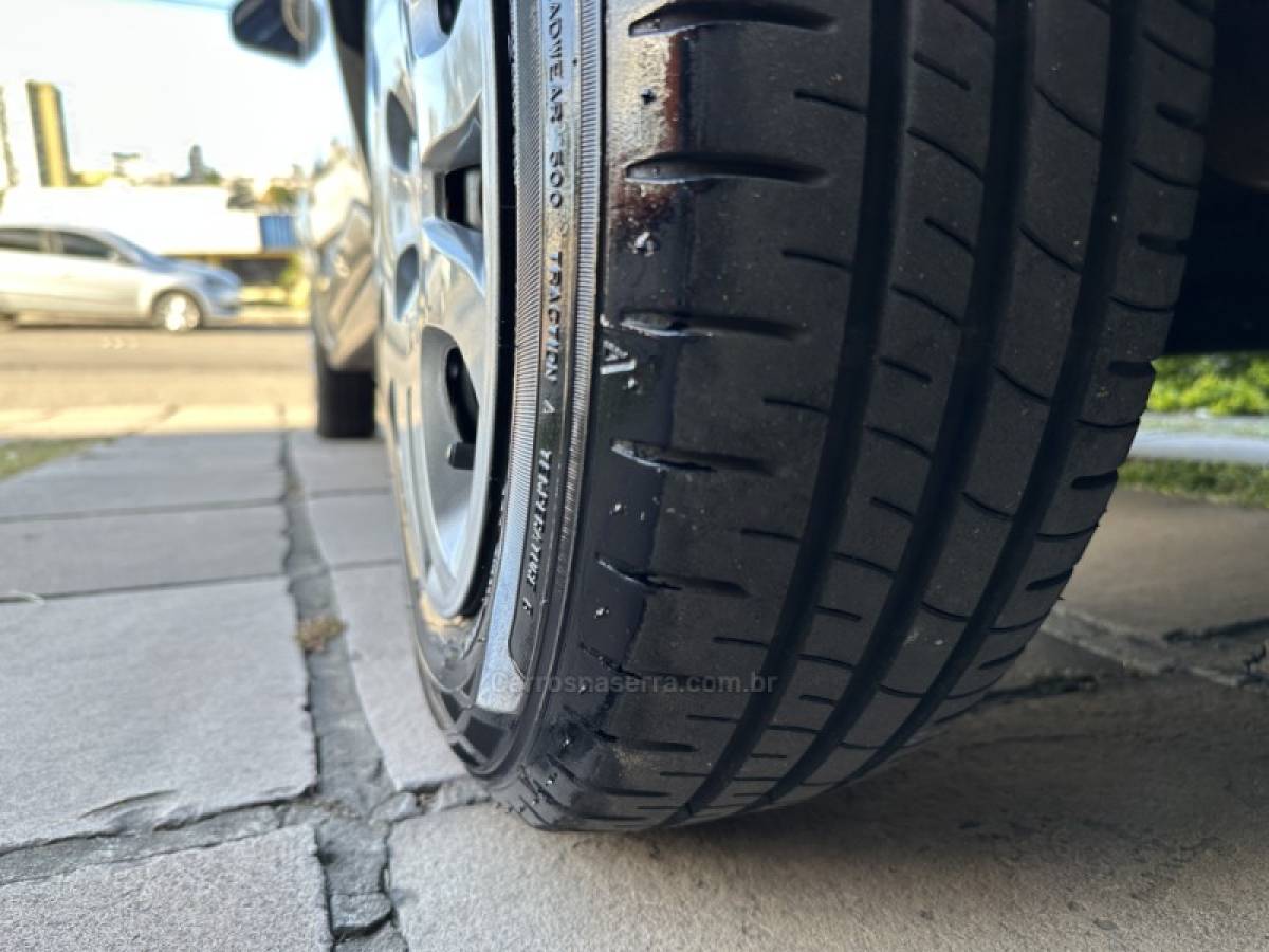 FORD - FIESTA - 2011/2011 - Prata - R$ 29.900,00