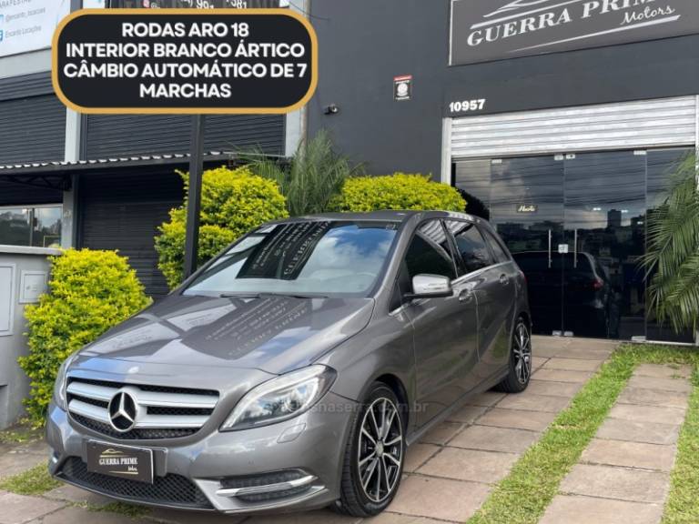 MERCEDES-BENZ - B 200 - 2014/2014 - Cinza - R$ 72.900,00