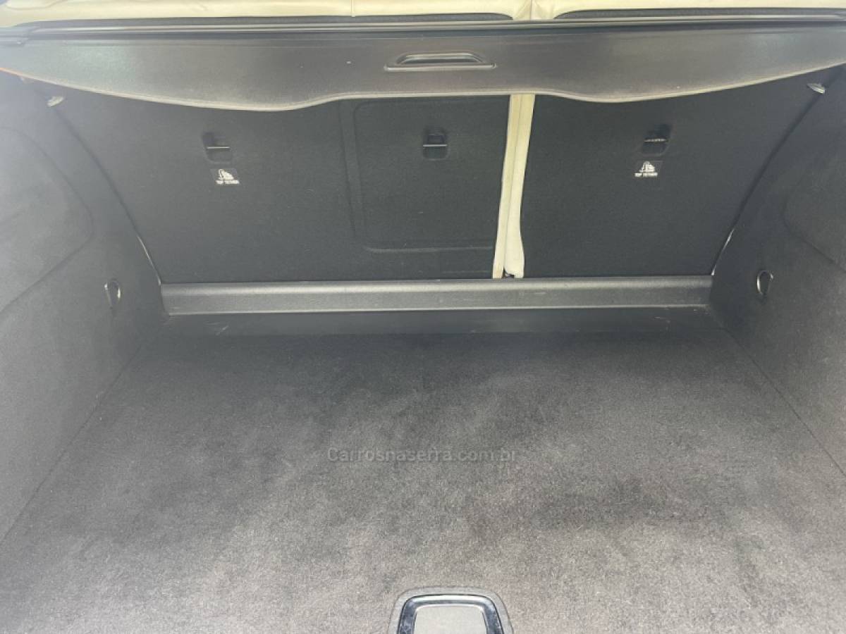 MERCEDES-BENZ - B 200 - 2014/2014 - Cinza - R$ 72.900,00