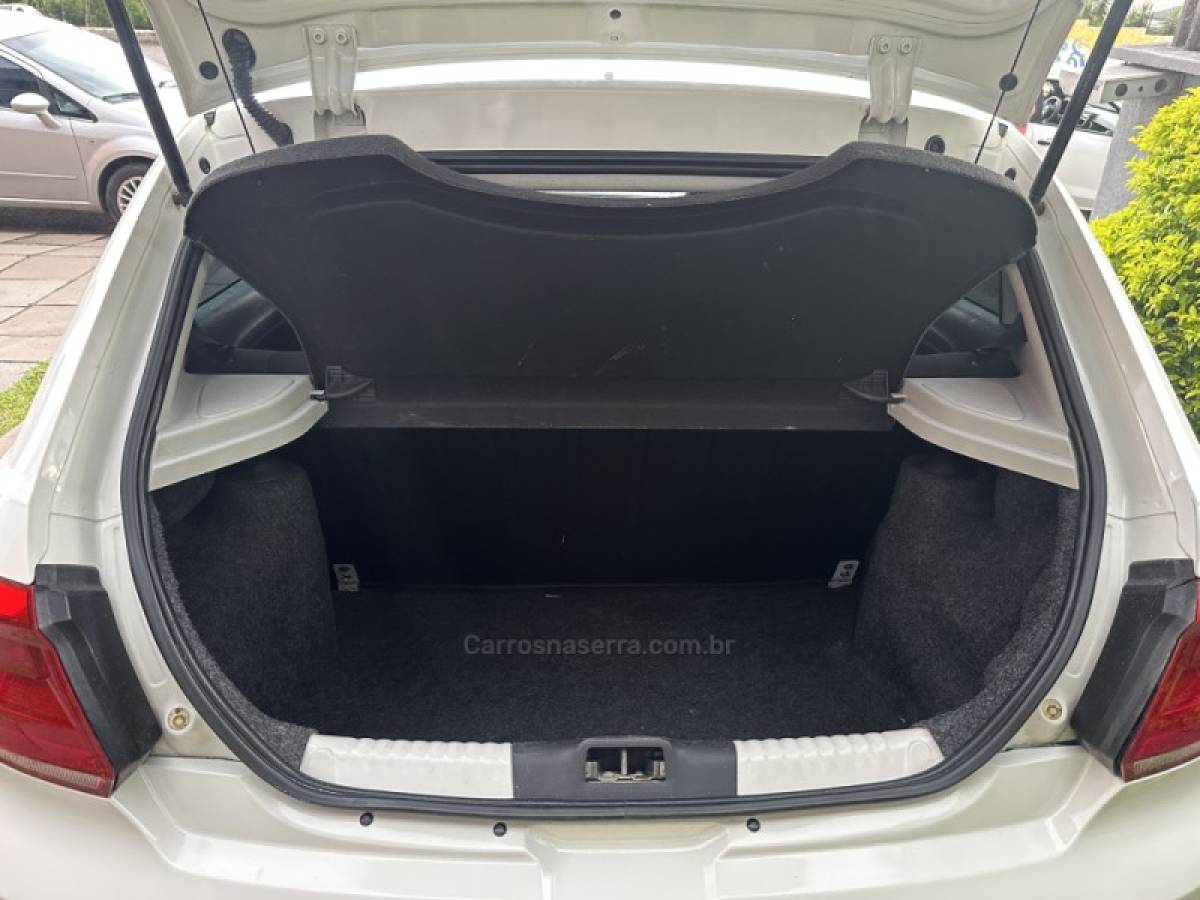 VOLKSWAGEN - GOL - 2017/2017 - Branca - R$ 46.900,00