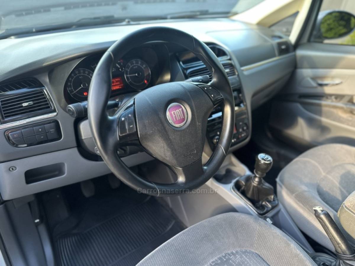 FIAT - LINEA - 2010/2010 - Prata - R$ 29.900,00