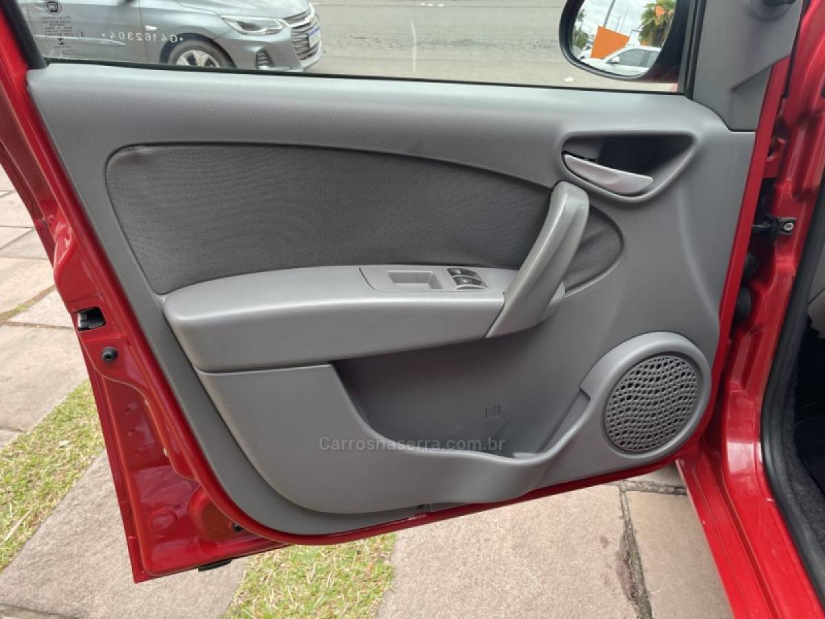 FIAT - PALIO - 2016/2016 - Vermelha - R$ 42.900,00