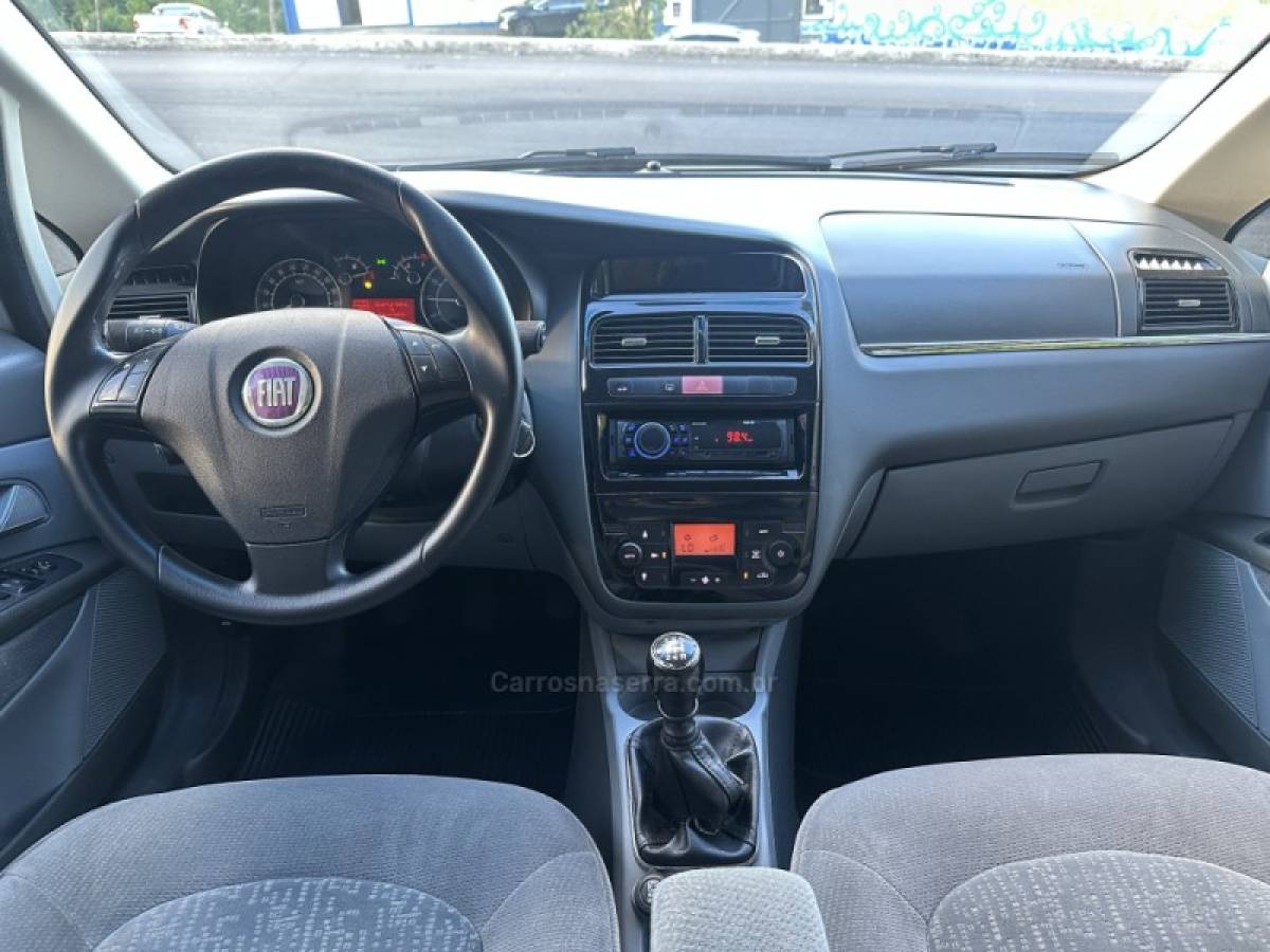 FIAT - LINEA - 2010/2010 - Prata - R$ 29.900,00