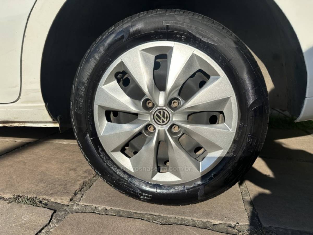 VOLKSWAGEN - VOYAGE - 2015/2015 - Branca - R$ 33.500,00