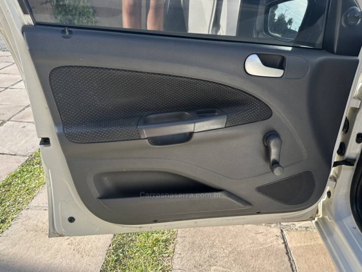 VOLKSWAGEN - VOYAGE - 2015/2015 - Branca - R$ 33.500,00