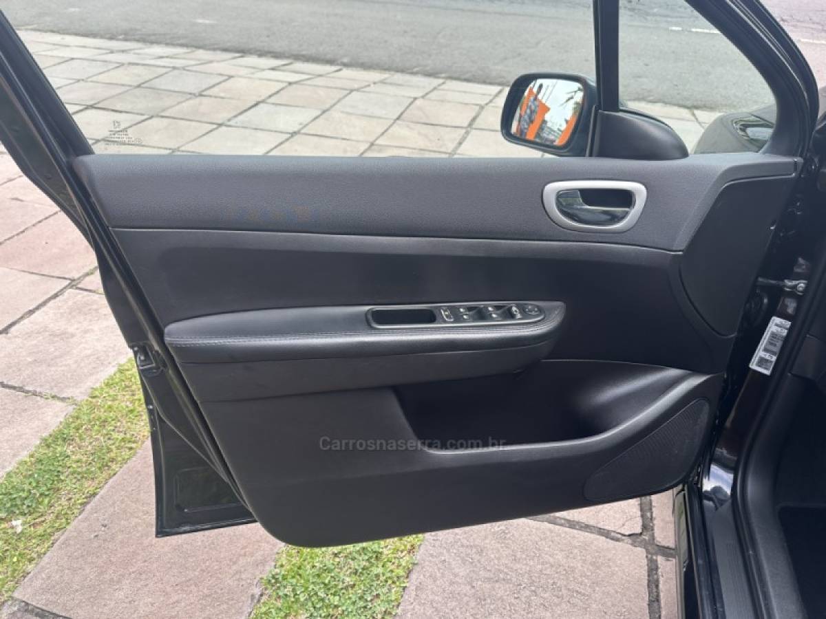 PEUGEOT - 307 - 2011/2011 - Preta - R$ 25.500,00