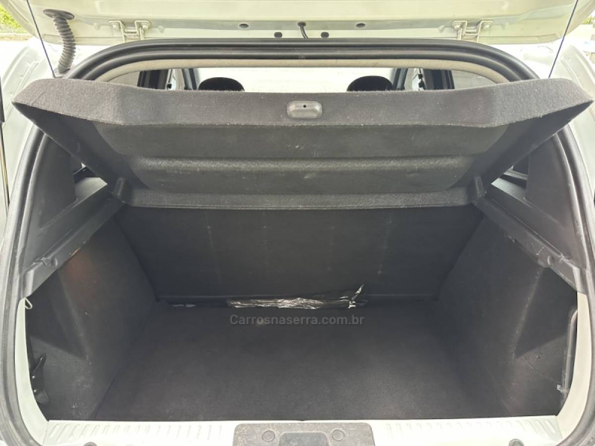 RENAULT - SANDERO - 2017/2017 - Branca - R$ 45.800,00