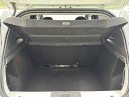 RENAULT - SANDERO - 2017/2017 - Branca - R$ 45.800,00