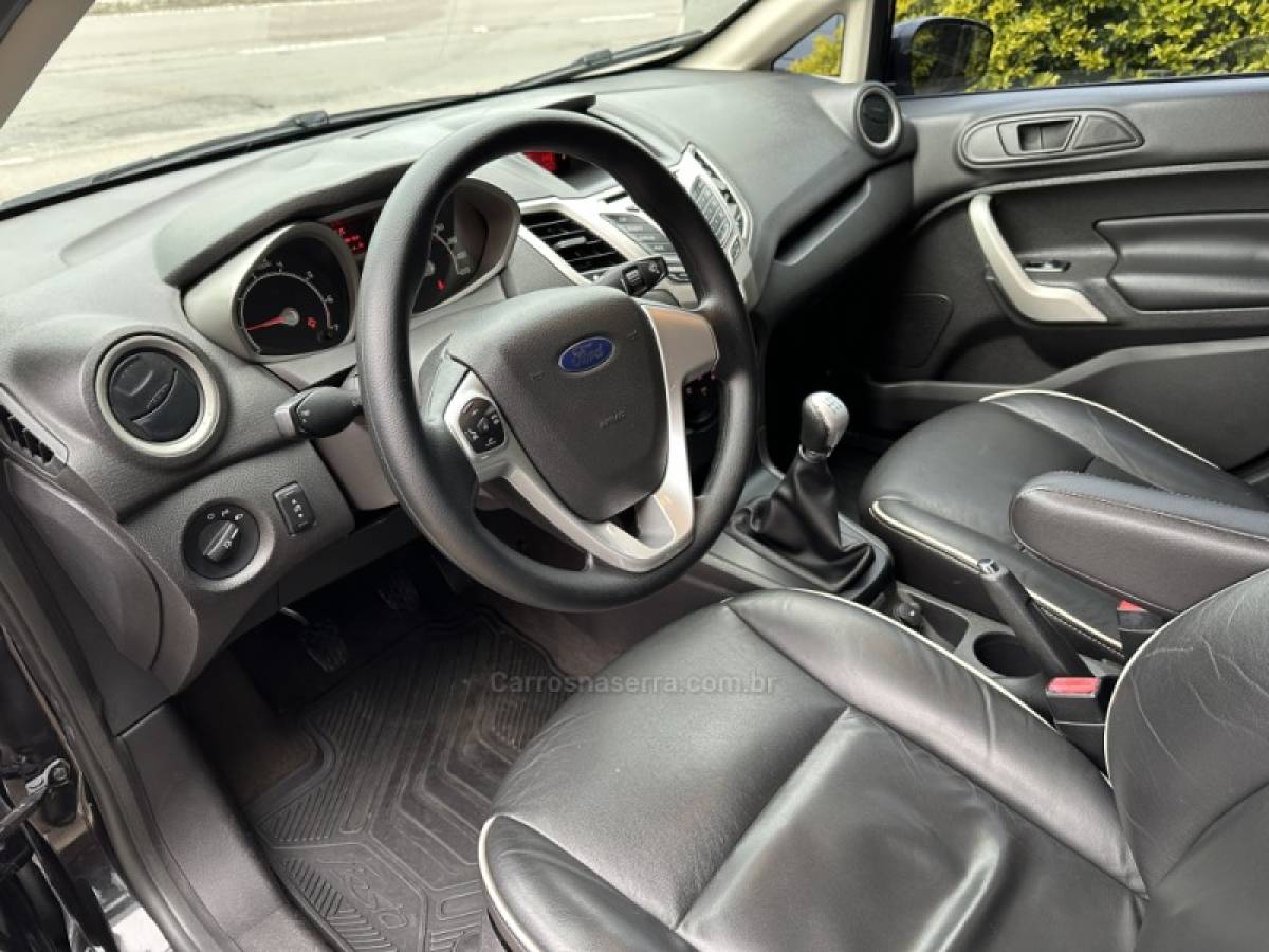 FORD - FIESTA - 2013/2013 - Preta - R$ 44.900,00