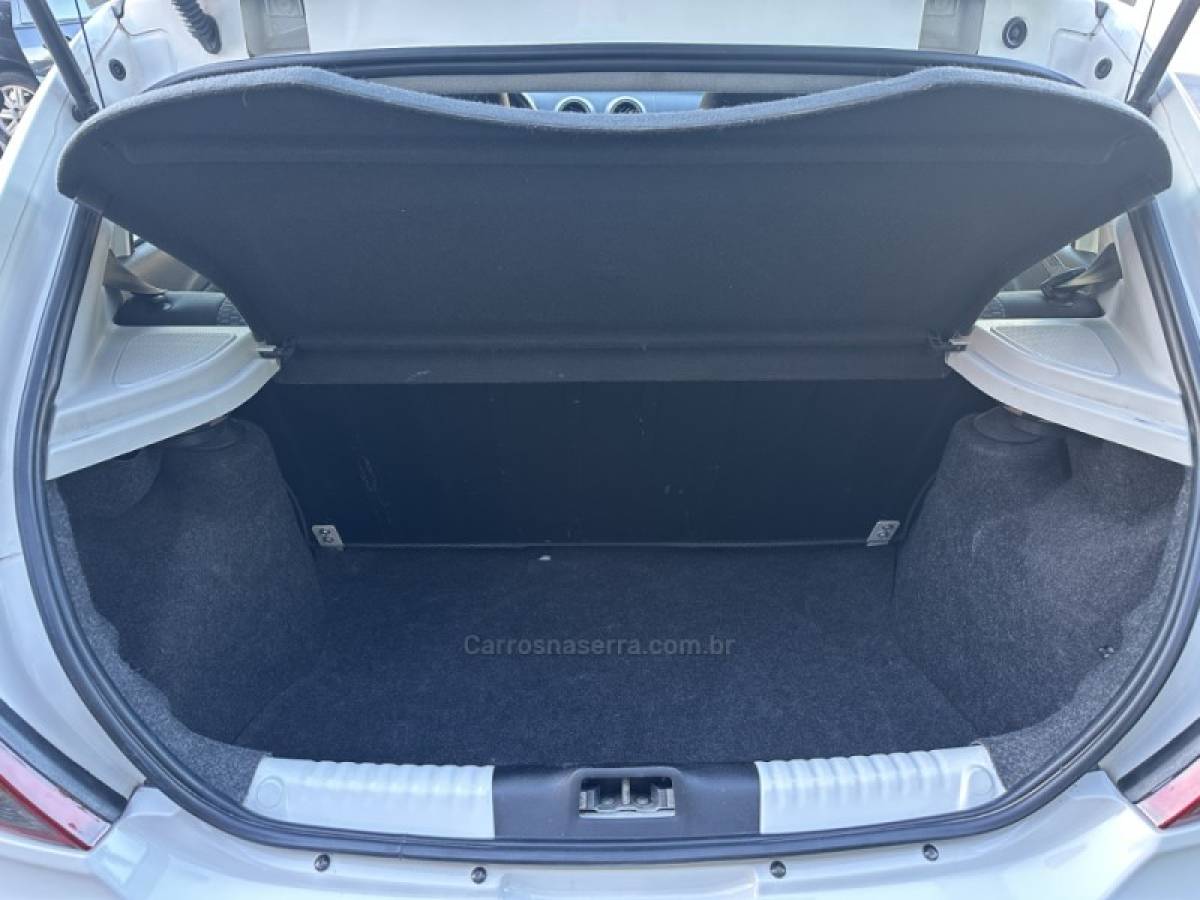 VOLKSWAGEN - GOL - 2011/2011 - Branca - R$ 29.900,00