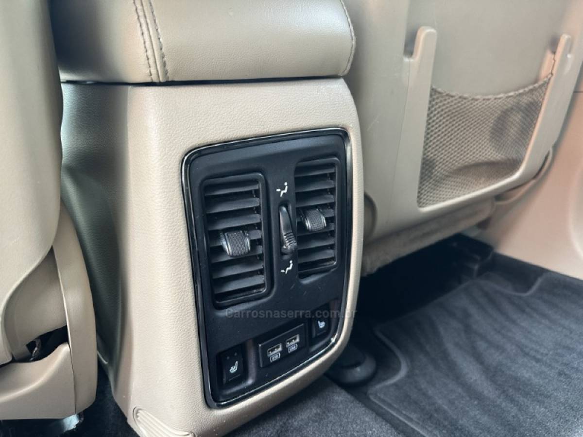 JEEP - GRAND CHEROKEE - 2015/2015 - Preta - R$ 95.900,00