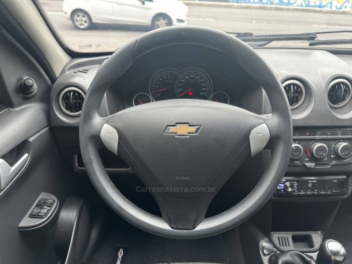 CHEVROLET - CELTA - 2015/2015 - Cinza - R$ 35.800,00