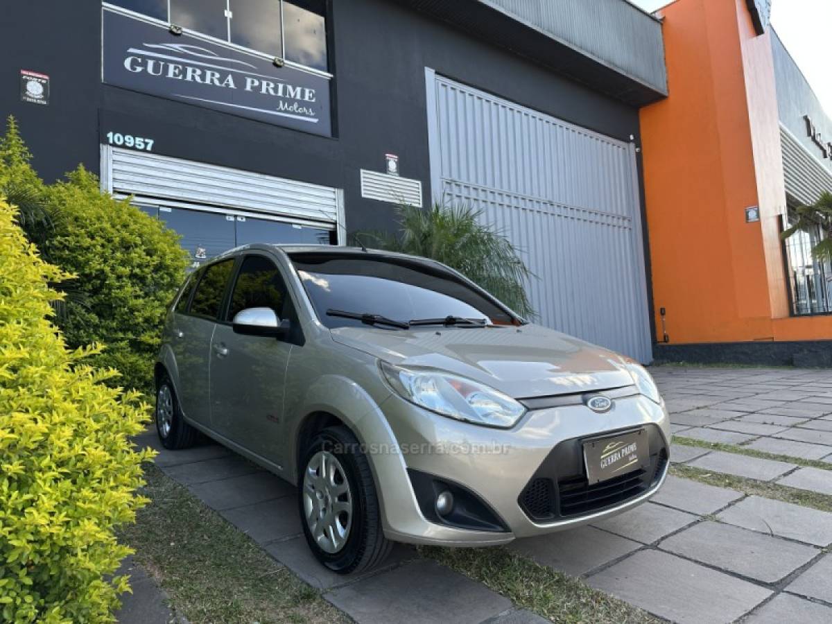 FORD - FIESTA - 2011/2011 - Prata - R$ 29.900,00