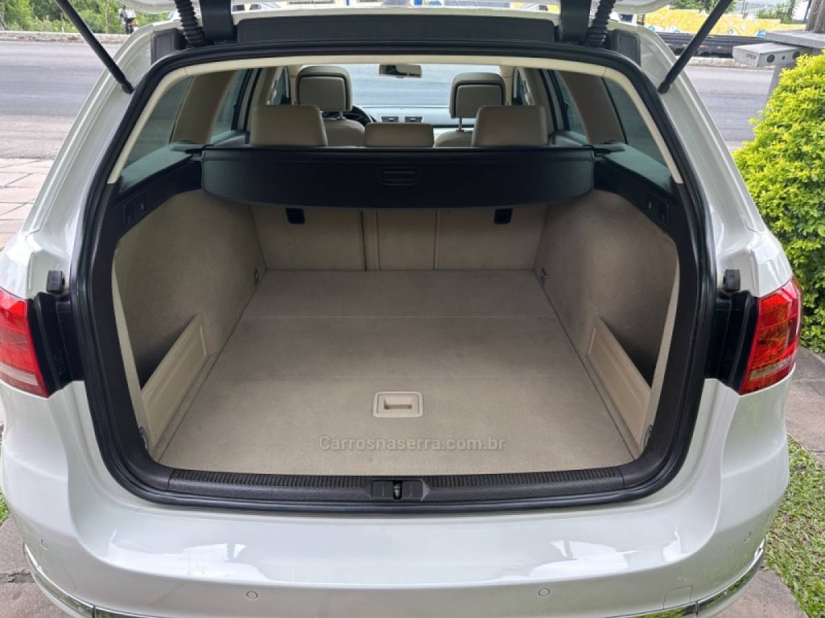 VOLKSWAGEN - PASSAT VARIANT - 2014/2014 - Branca - R$ 84.900,00