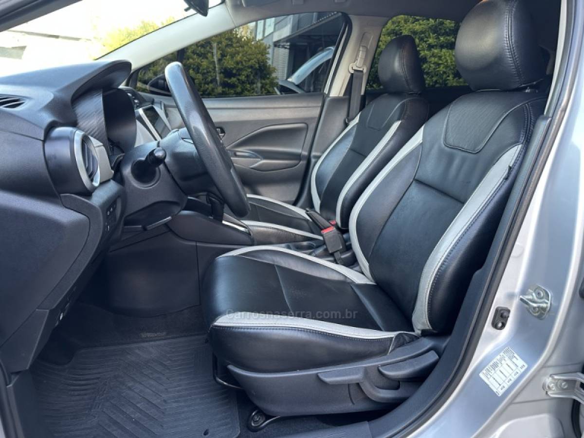 NISSAN - VERSA - 2021/2021 - Prata - R$ 78.800,00