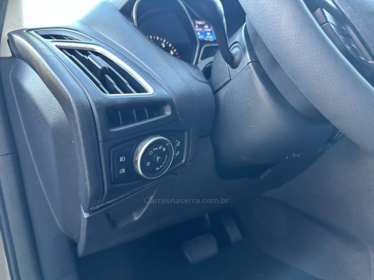 FORD - FOCUS - 2018/2018 - Cinza - R$ 78.800,00