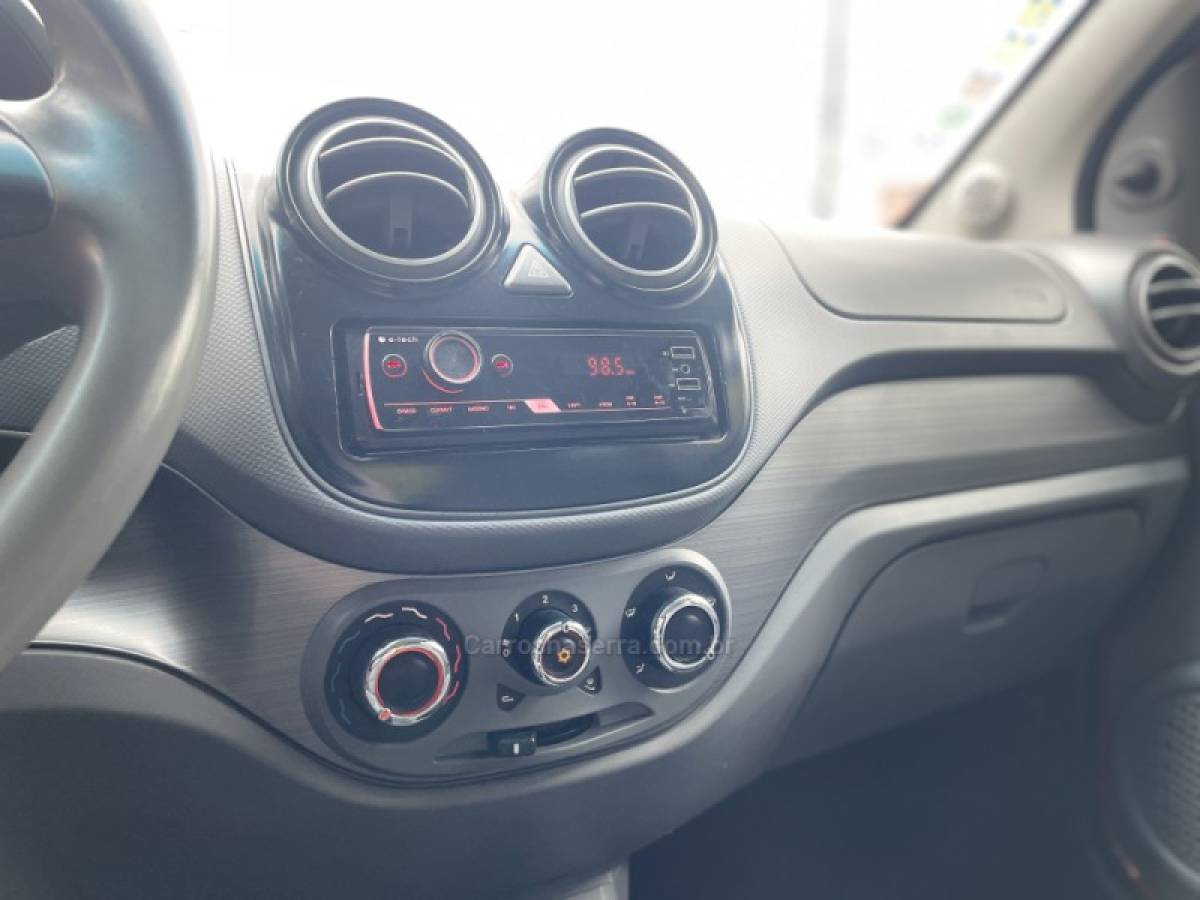 FIAT - PALIO - 2016/2016 - Vermelha - R$ 42.900,00