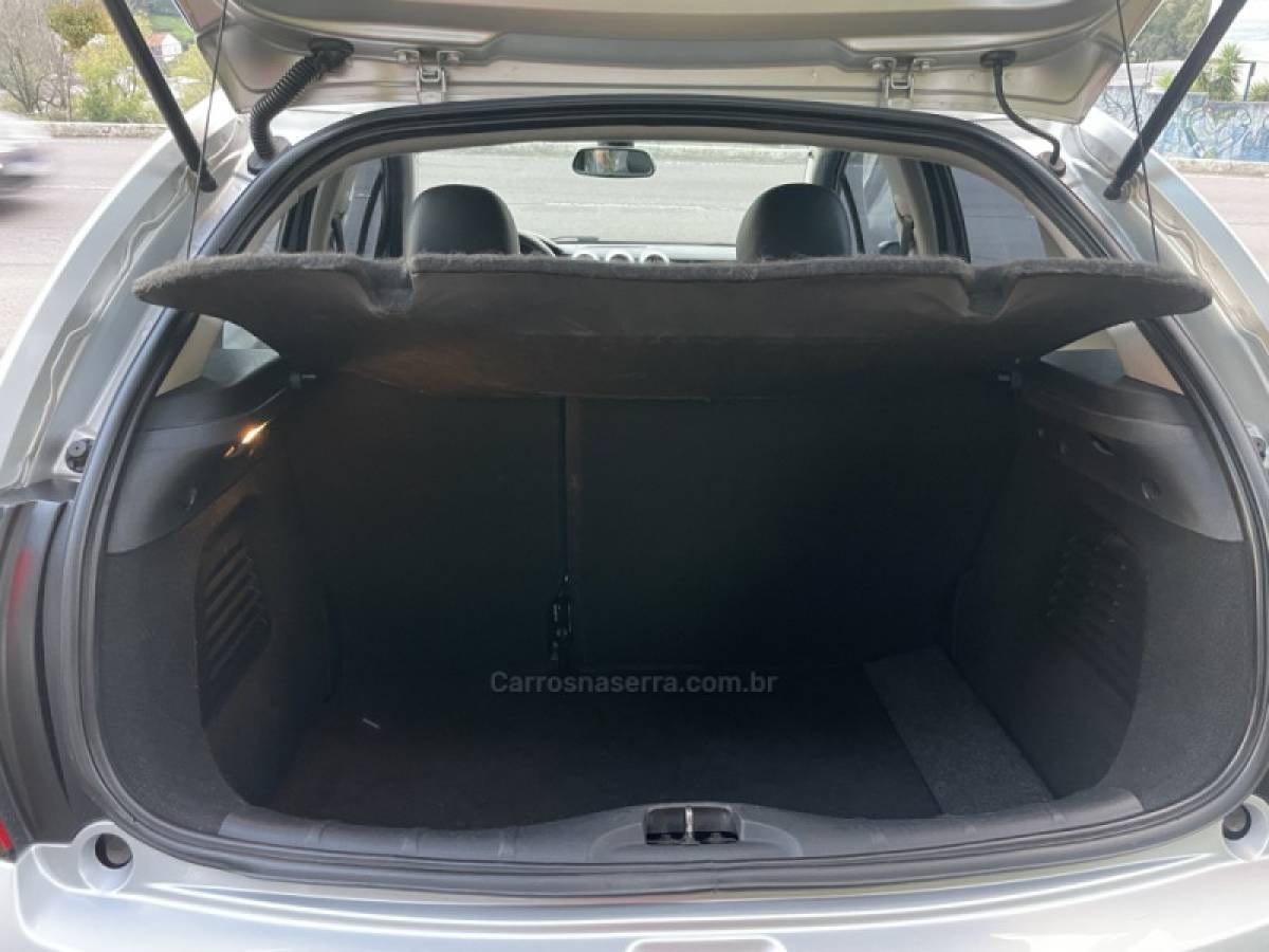 CITROËN - C3 - 2013/2013 - Prata - R$ 38.800,00