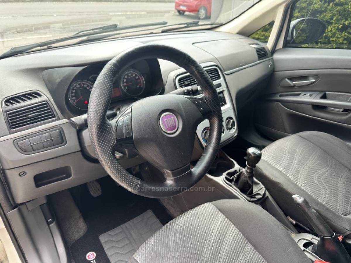 FIAT - PUNTO - 2008/2008 - Branca - R$ 33.900,00