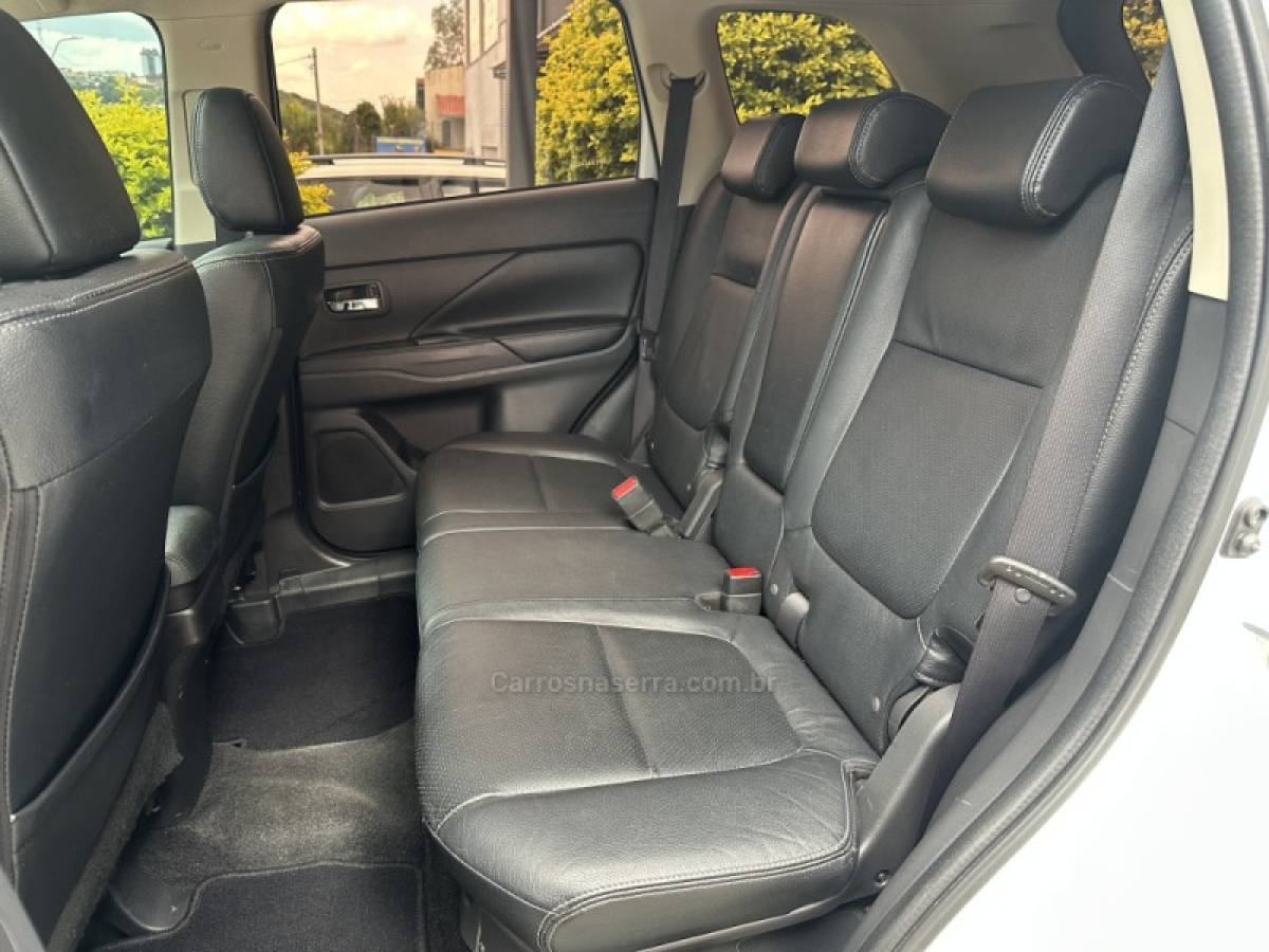 MITSUBISHI - OUTLANDER - 2014/2014 - Branca - R$ 76.900,00