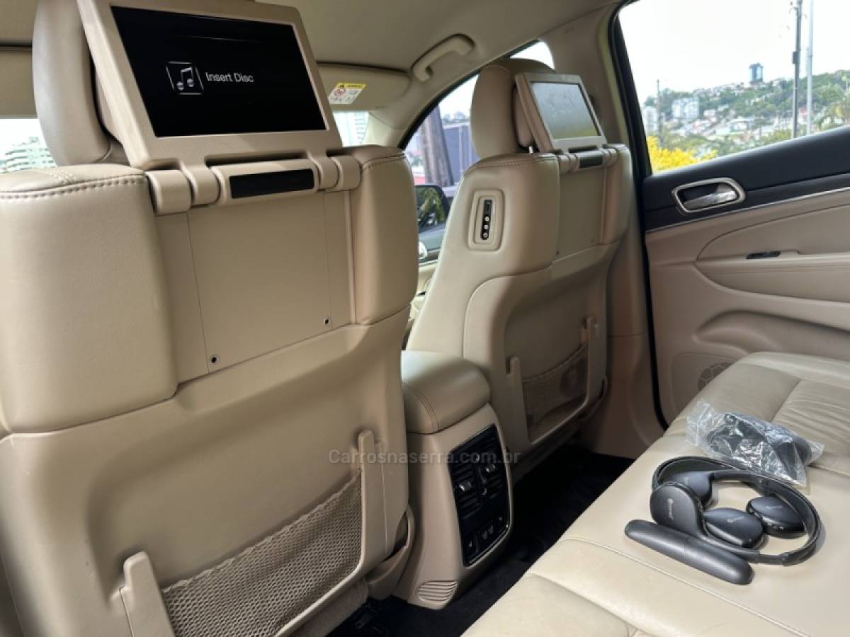 JEEP - GRAND CHEROKEE - 2015/2015 - Preta - R$ 95.900,00