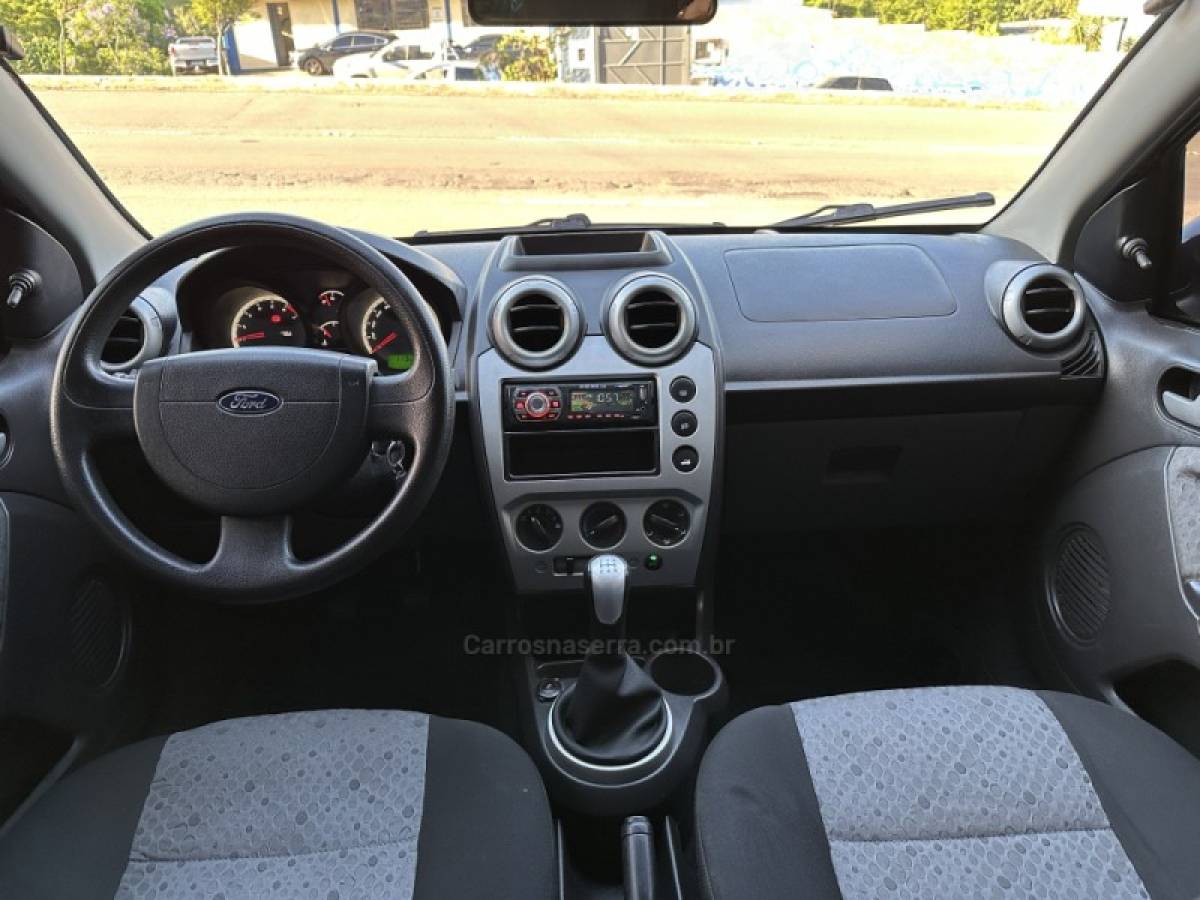 FORD - FIESTA - 2011/2011 - Prata - R$ 29.900,00