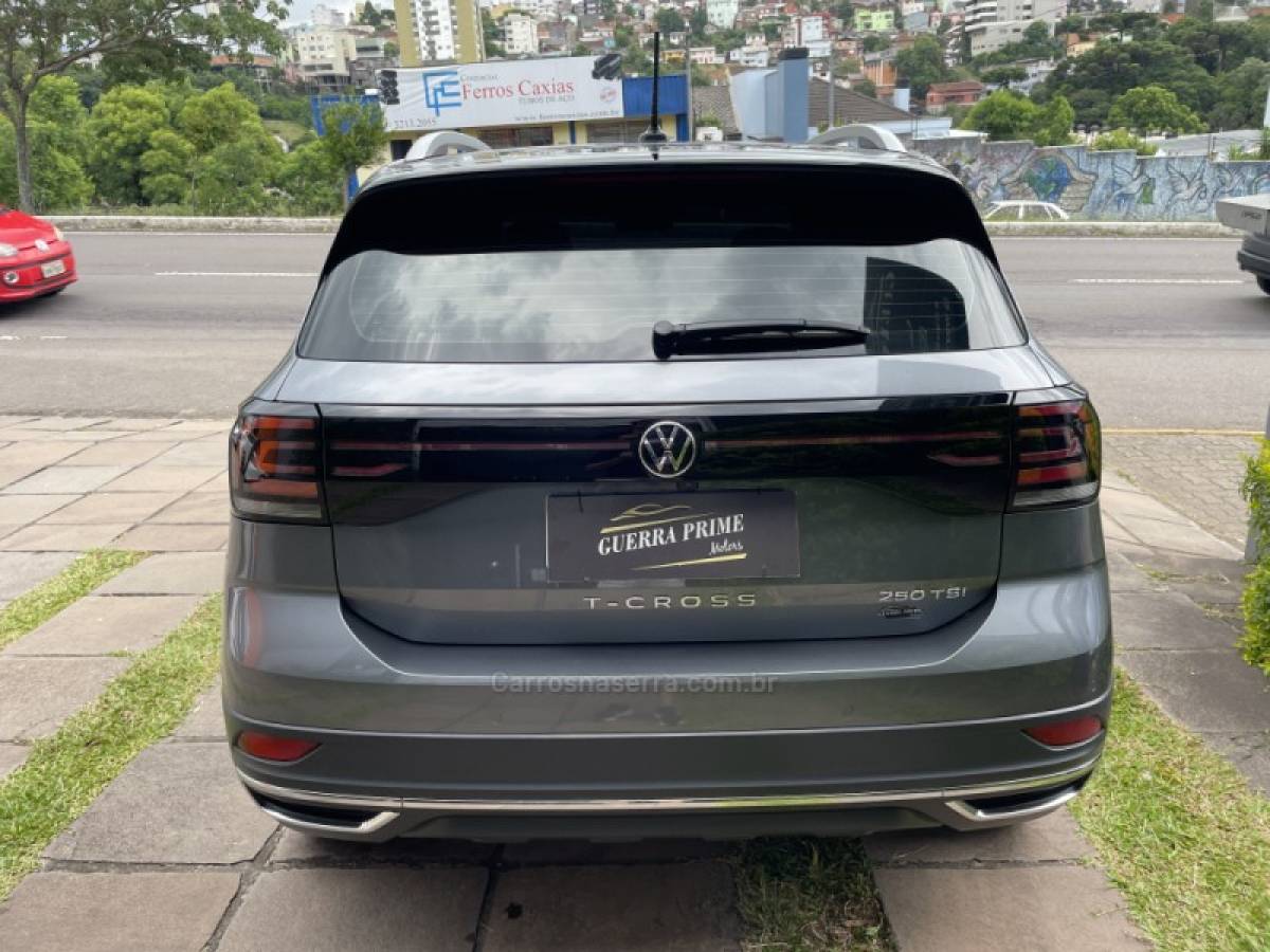 VOLKSWAGEN - T-CROSS - 2022/2022 - Cinza - R$ 124.900,00