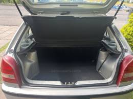 VOLKSWAGEN - GOL - 2004/2004 - Prata - R$ 16.900,00