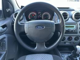 FORD - FIESTA - 2014/2014 - Prata - R$ 36.900,00