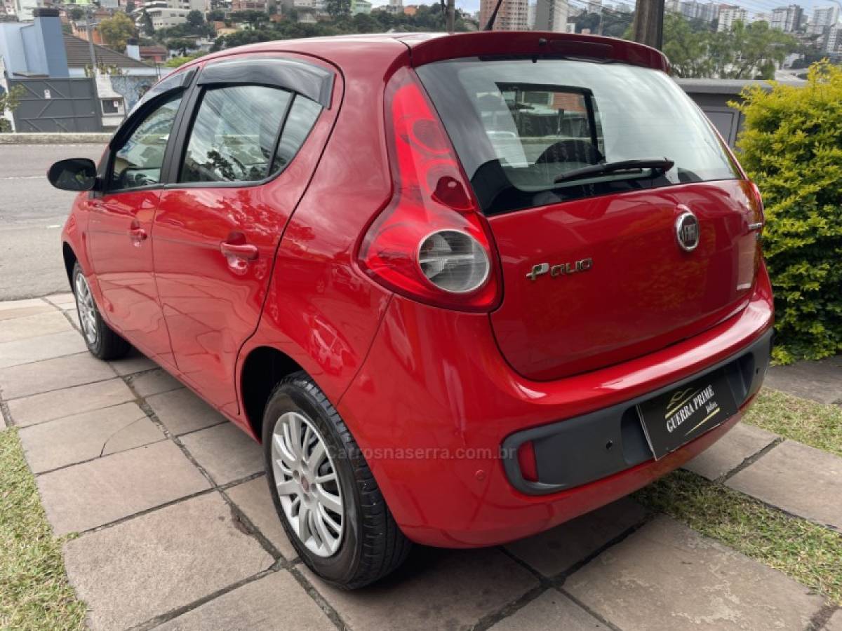FIAT - PALIO - 2016/2016 - Vermelha - R$ 42.900,00