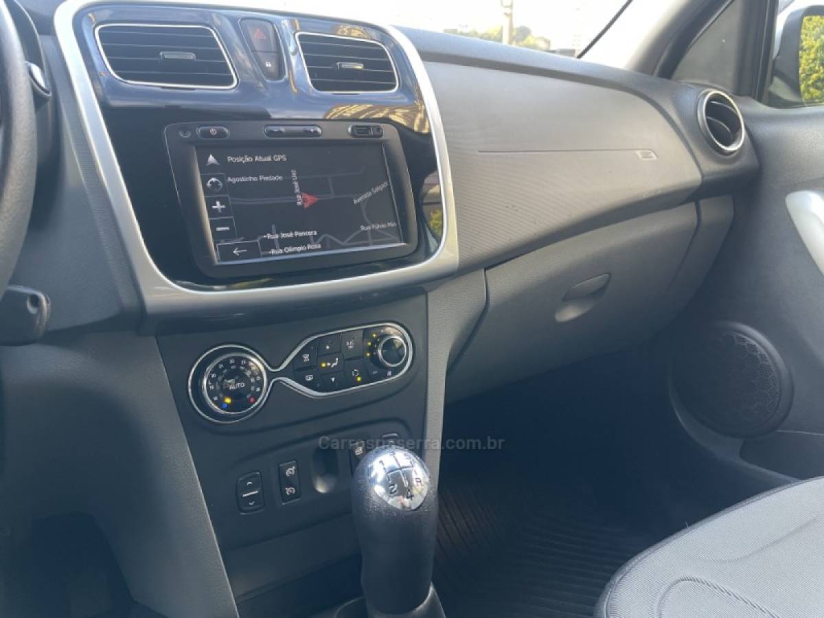RENAULT - LOGAN - 2015/2015 - Prata - R$ 44.900,00