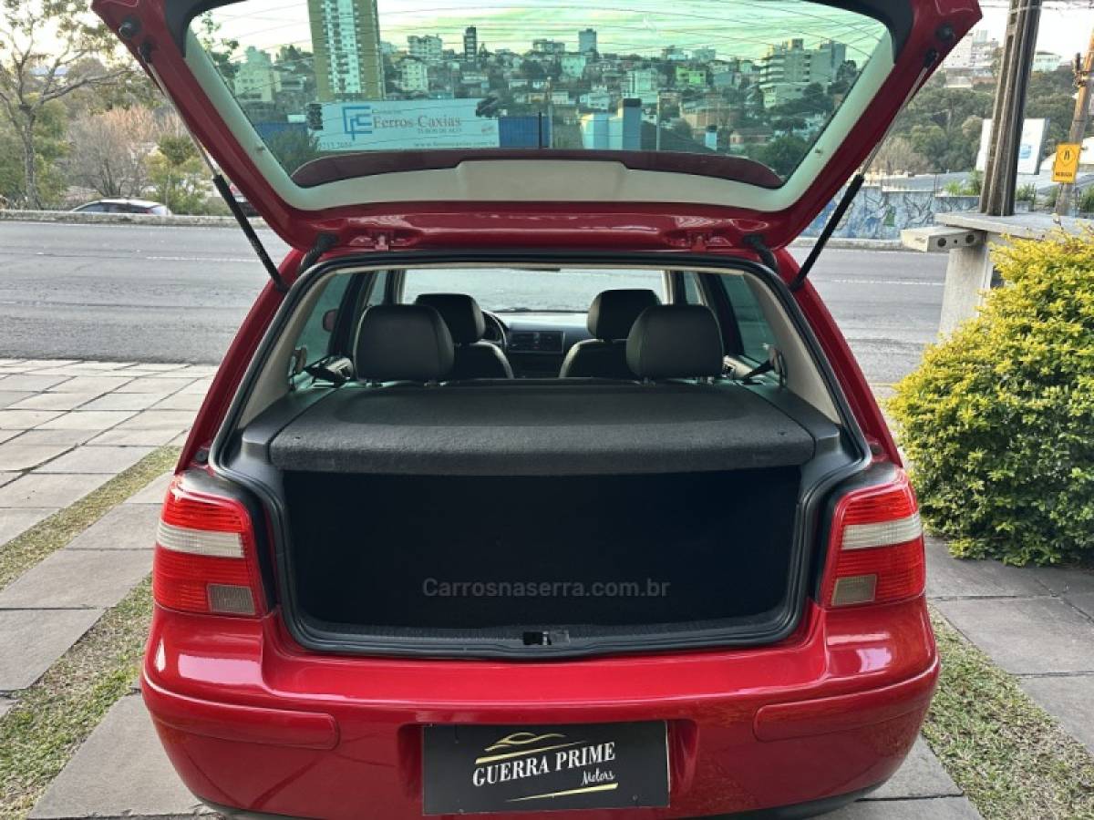 VOLKSWAGEN - GOLF - 2005/2005 - Vermelha - R$ 29.300,00