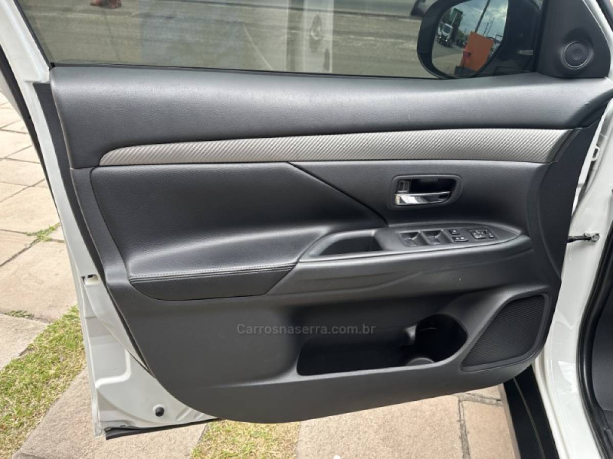 MITSUBISHI - OUTLANDER - 2014/2014 - Branca - R$ 76.900,00