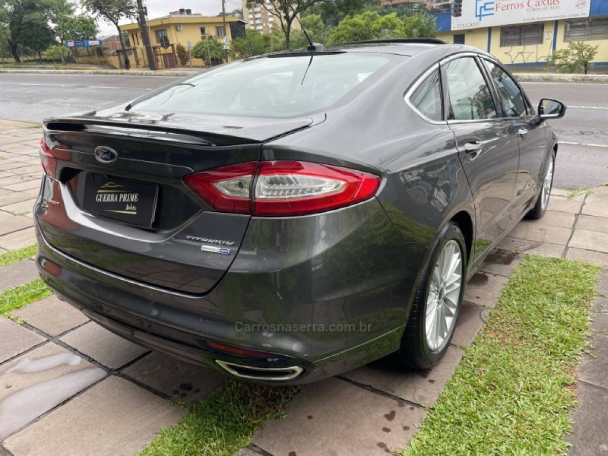 FORD - FUSION - 2016/2016 - Cinza - R$ 88.800,00