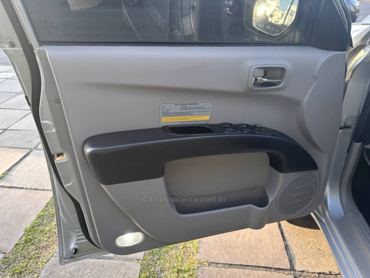 MITSUBISHI - L200 TRITON - 2015/2015 - Prata - R$ 119.900,00