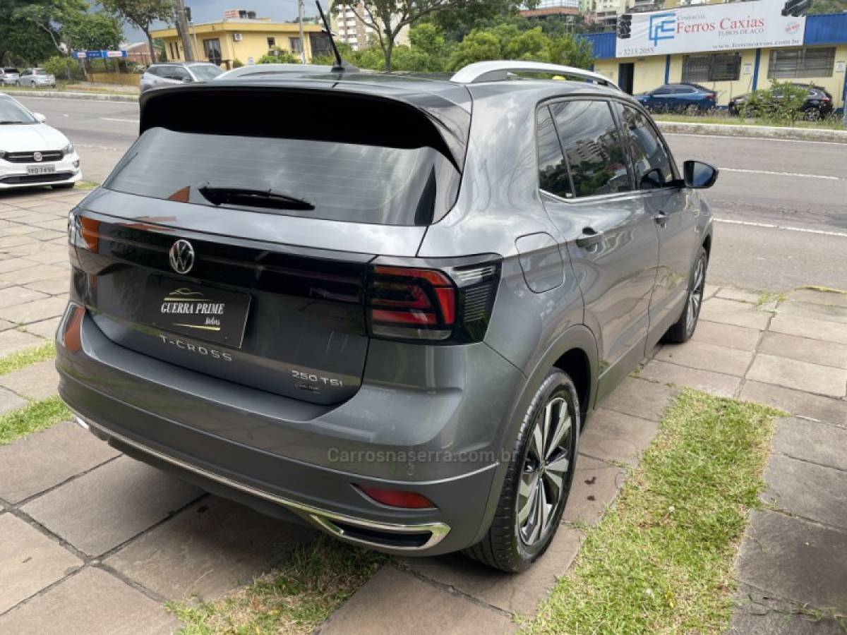 VOLKSWAGEN - T-CROSS - 2022/2022 - Cinza - R$ 124.900,00