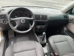 VOLKSWAGEN - GOLF - 2001/2001 - Dourada - R$ 25.900,00