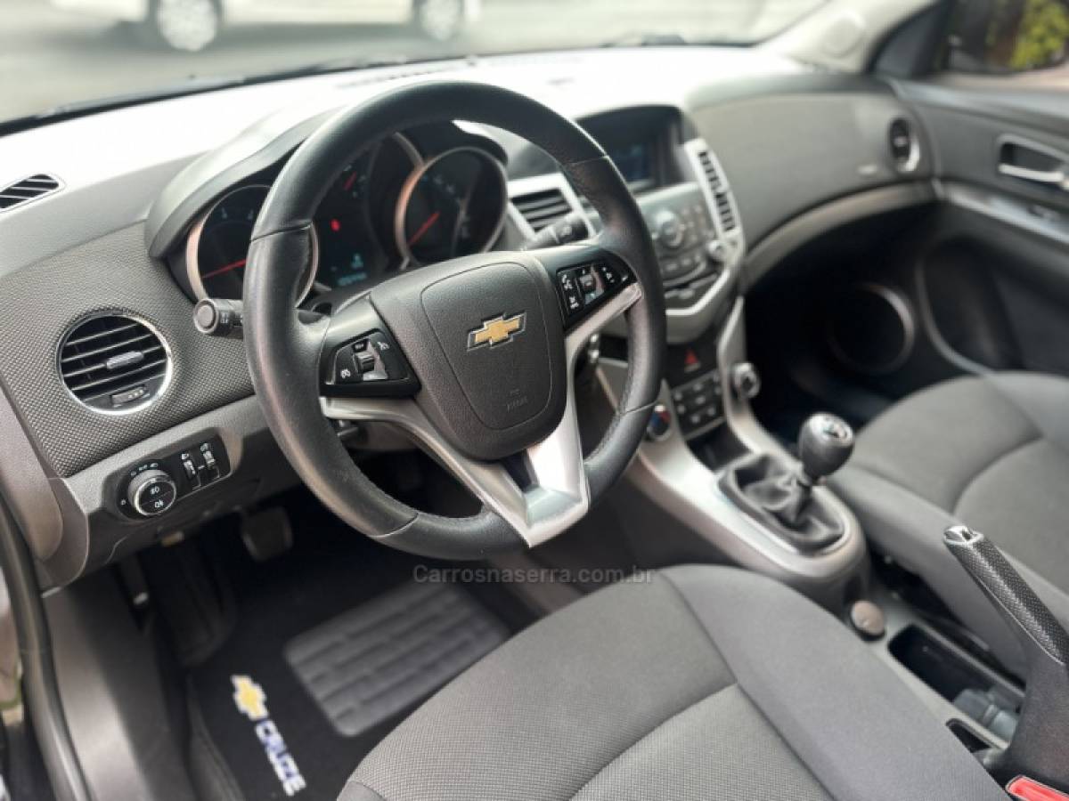 CHEVROLET - CRUZE - 2014/2014 - Preta - R$ 63.900,00