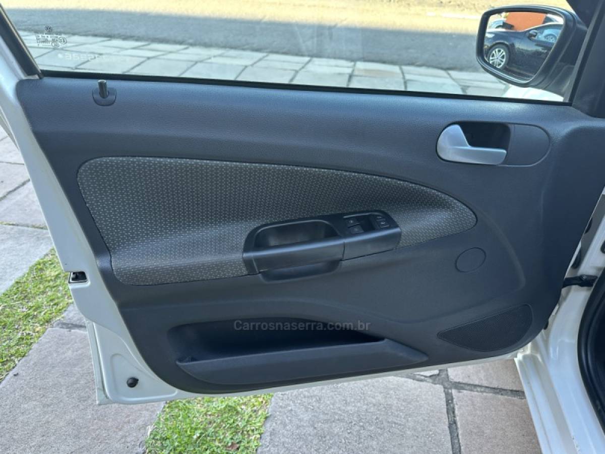 VOLKSWAGEN - GOL - 2011/2011 - Branca - R$ 29.900,00