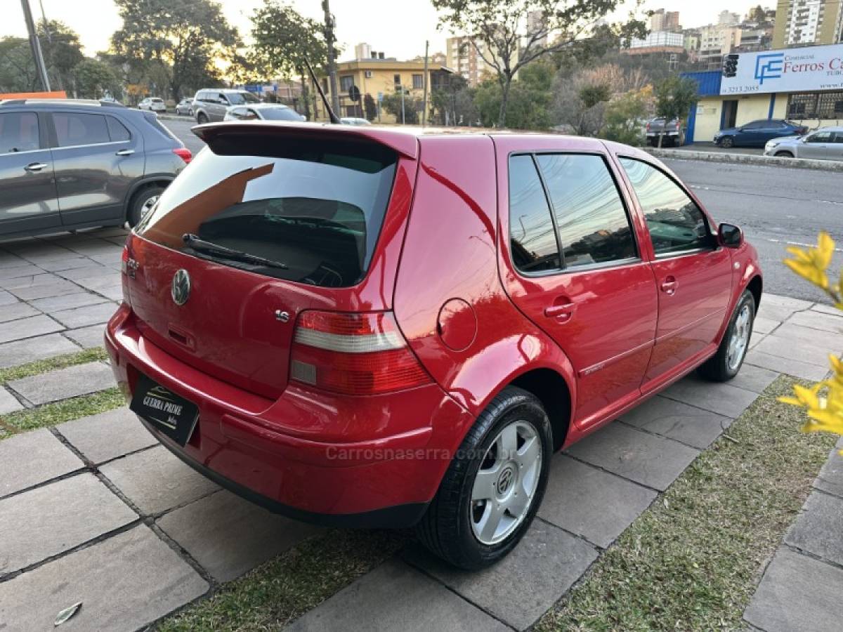 VOLKSWAGEN - GOLF - 2005/2005 - Vermelha - R$ 29.300,00