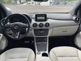 MERCEDES-BENZ - B 200 - 2014/2014 - Cinza - R$ 72.900,00