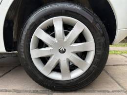 RENAULT - SANDERO - 2017/2017 - Branca - R$ 45.800,00