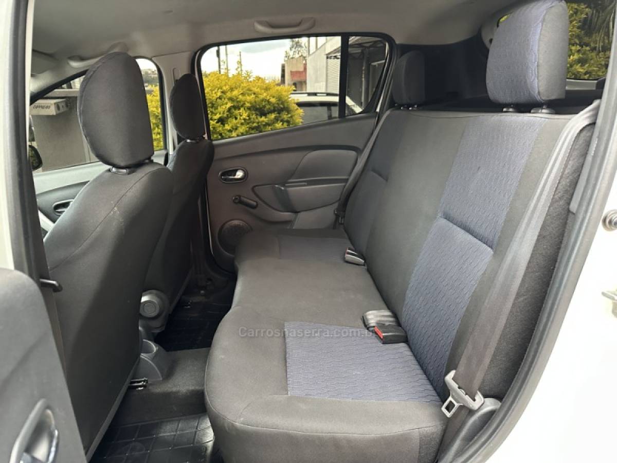 RENAULT - SANDERO - 2017/2017 - Branca - R$ 45.800,00