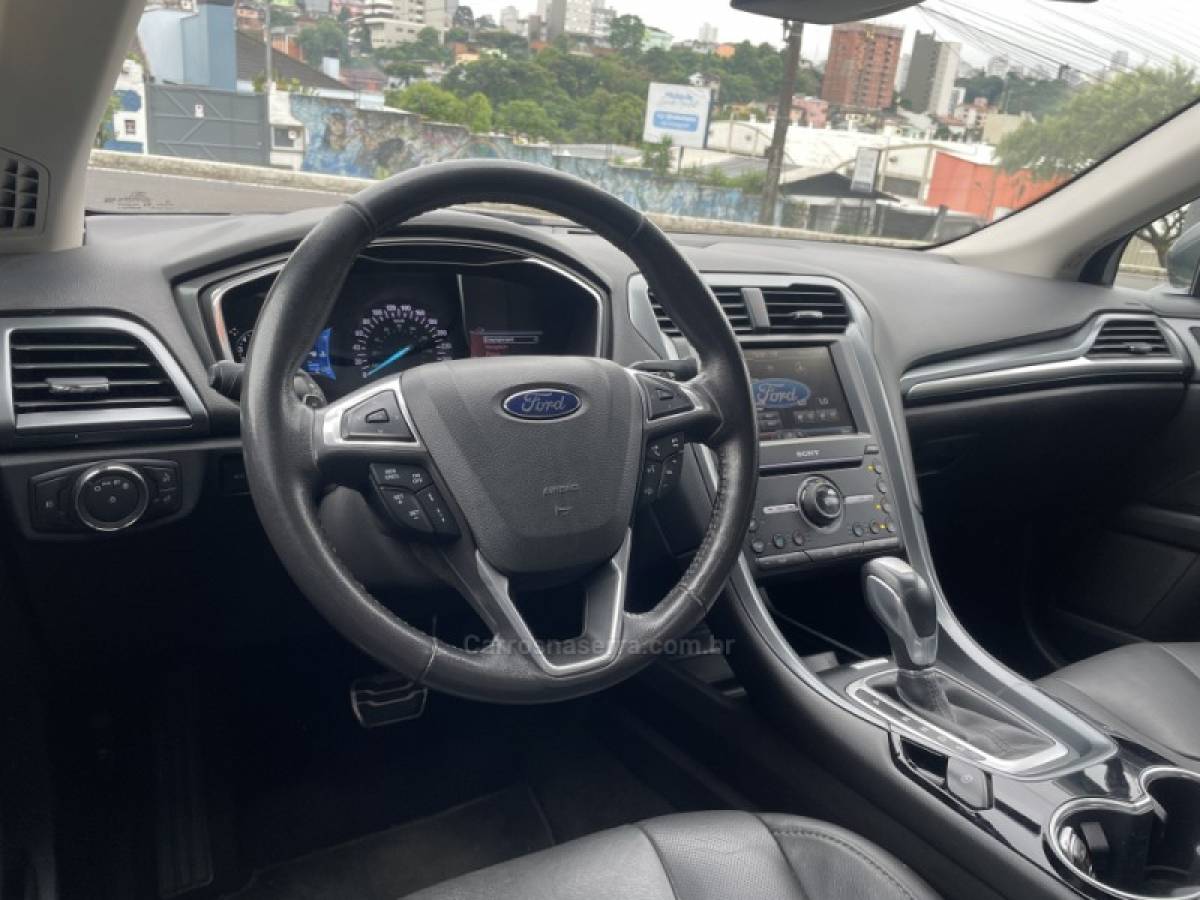 FORD - FUSION - 2016/2016 - Cinza - R$ 88.800,00